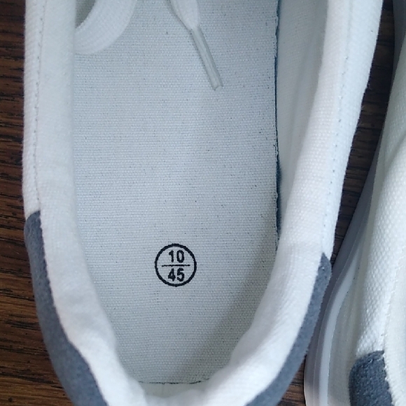 Classic White Men's Sneakers Size 10 - Picture 7 of 8